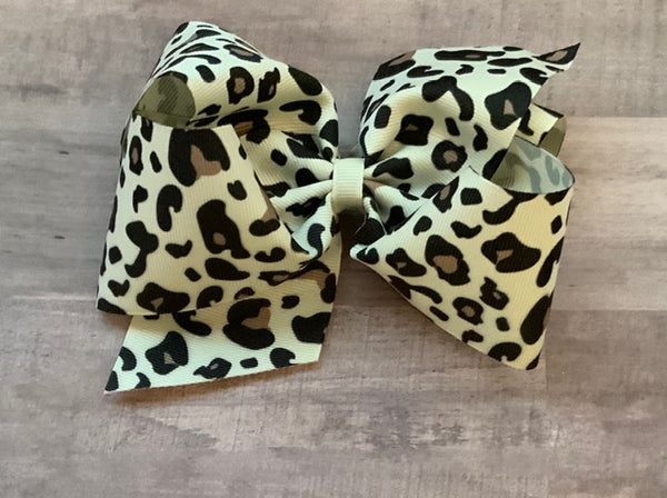 Leopard Girl Hair Bows